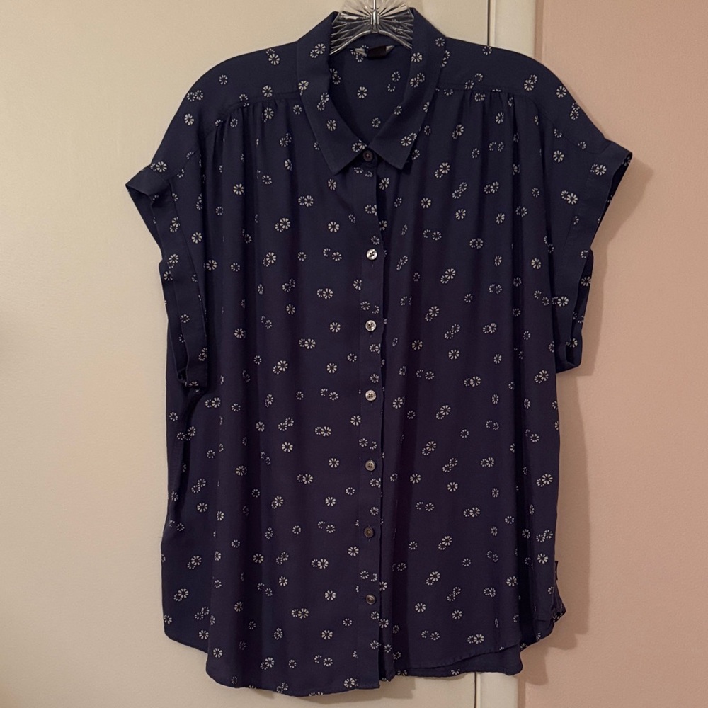 Eddie Bauer Dark Blue Floral Blouse